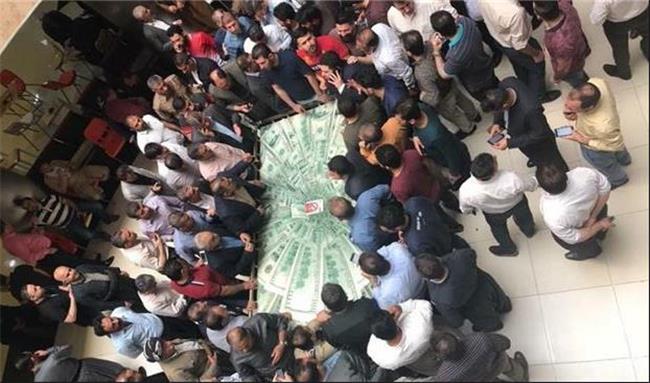 تعطیلی بازار دلار سلیمانیه / نوسانات مختلف دلار در بازارهای سلیمانیه و بغداد