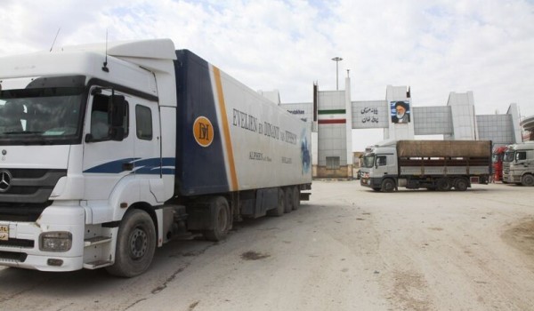انتظار طولانی کامیون های حامل کالاهای صادراتی به عراق